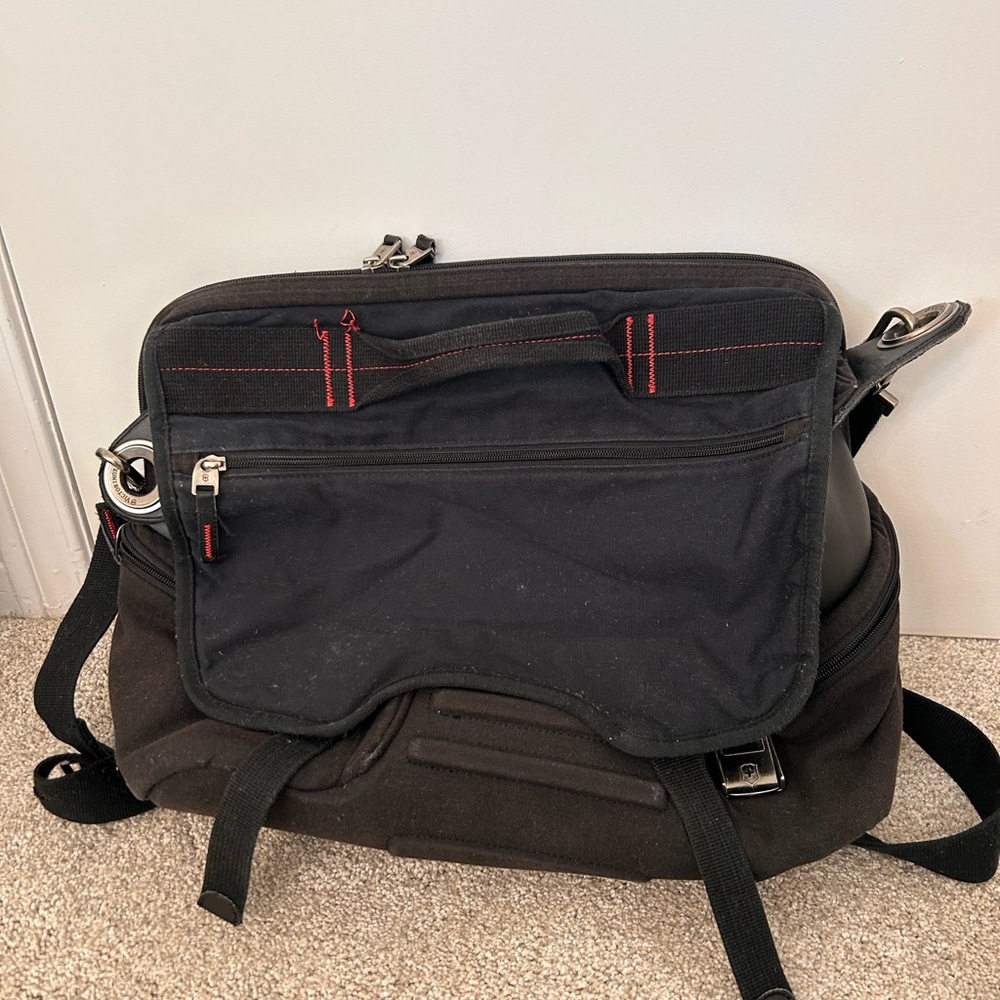 Victorinox Stylish Black Men's Messenger Bag